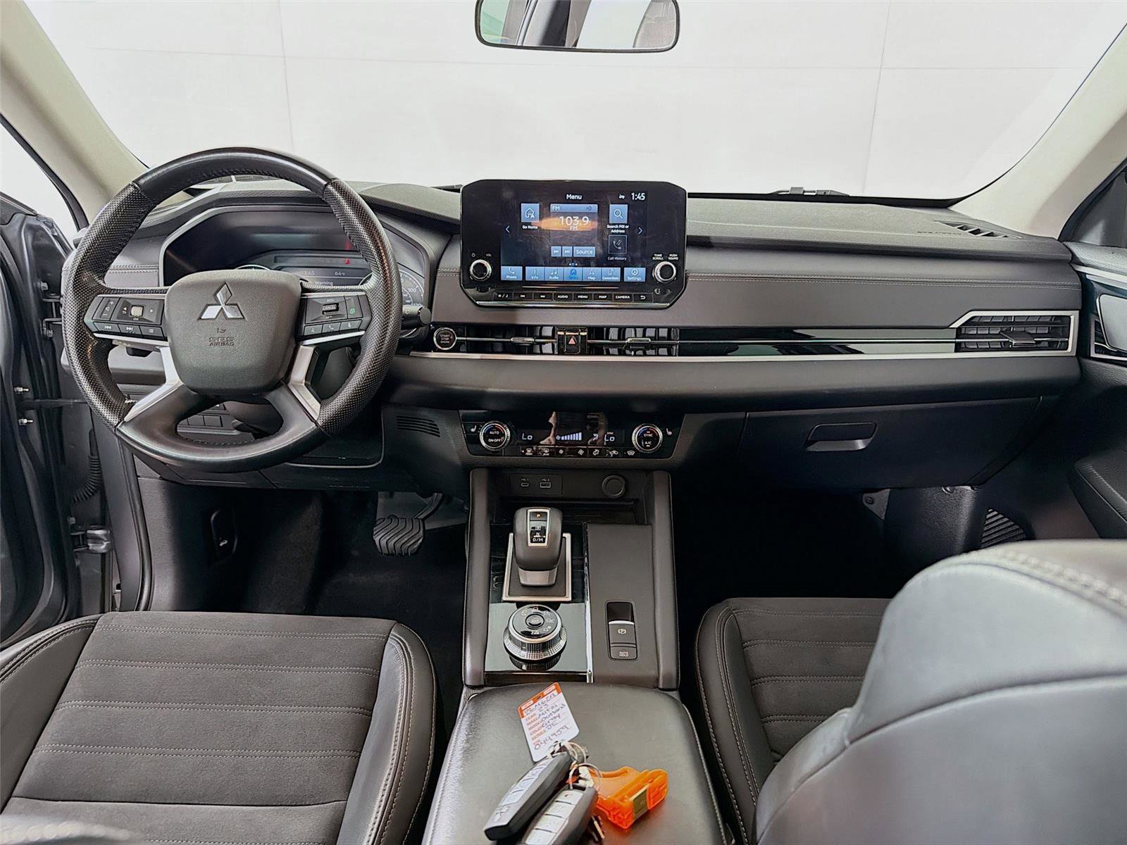 Used 2023 Mitsubishi Outlander SE image 22