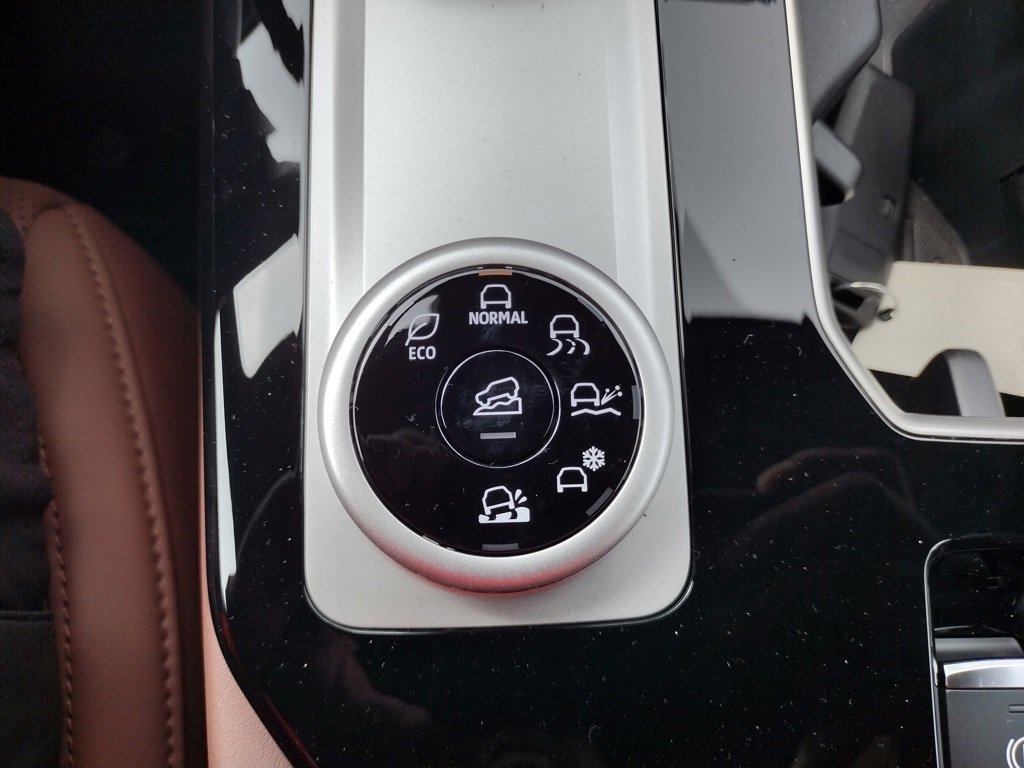 New 2025 Mitsubishi Outlander SEL image 21