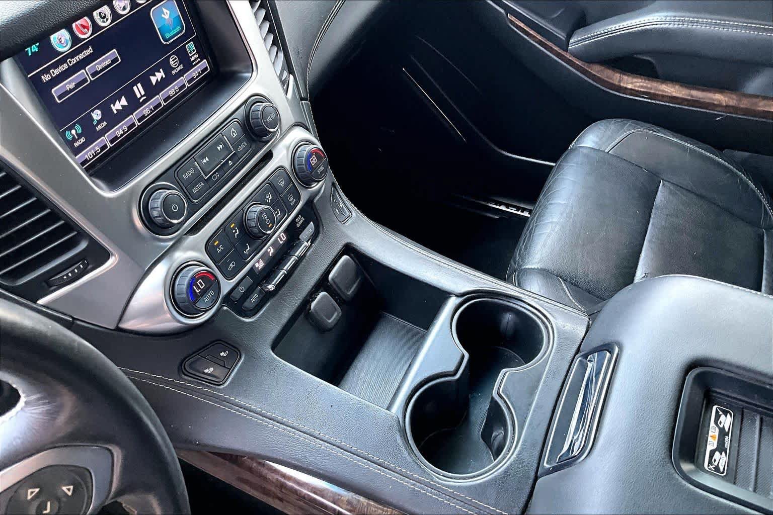 Used 2017 Chevrolet Suburban LT RWD image 17