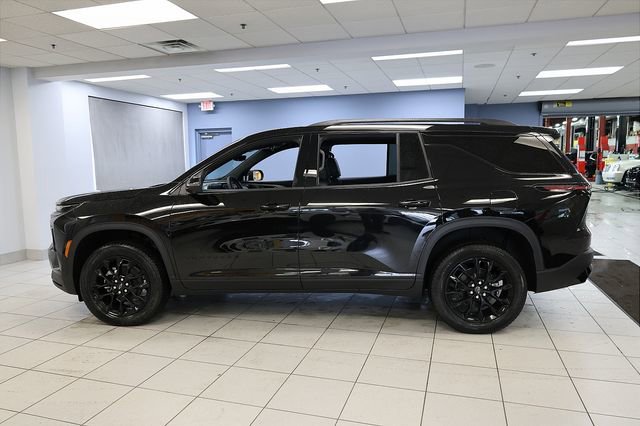 New 2026 Chevrolet Traverse LT w/ Midnight/Sport Edition image 2