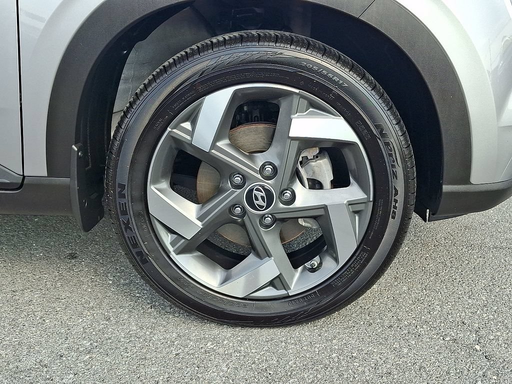 Used 2024 Hyundai Venue SEL FWD image 8