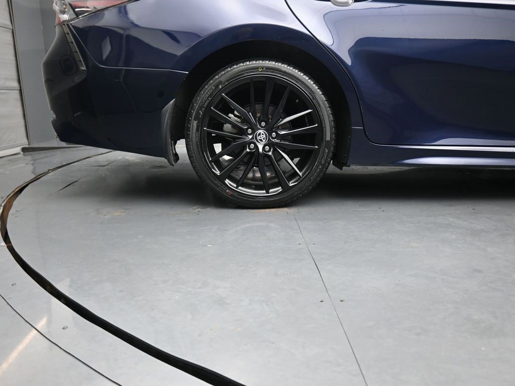 Used 2021 Toyota Camry SE image 10