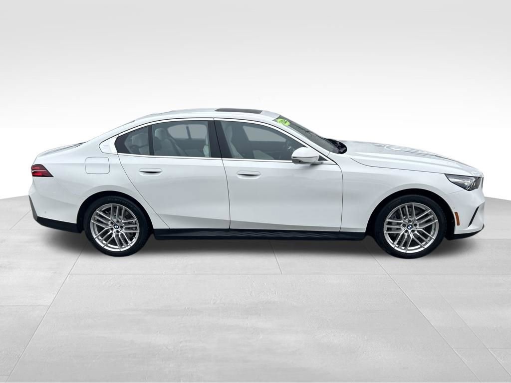 Used 2024 BMW 530i xDrive w/ Premium Package image 7