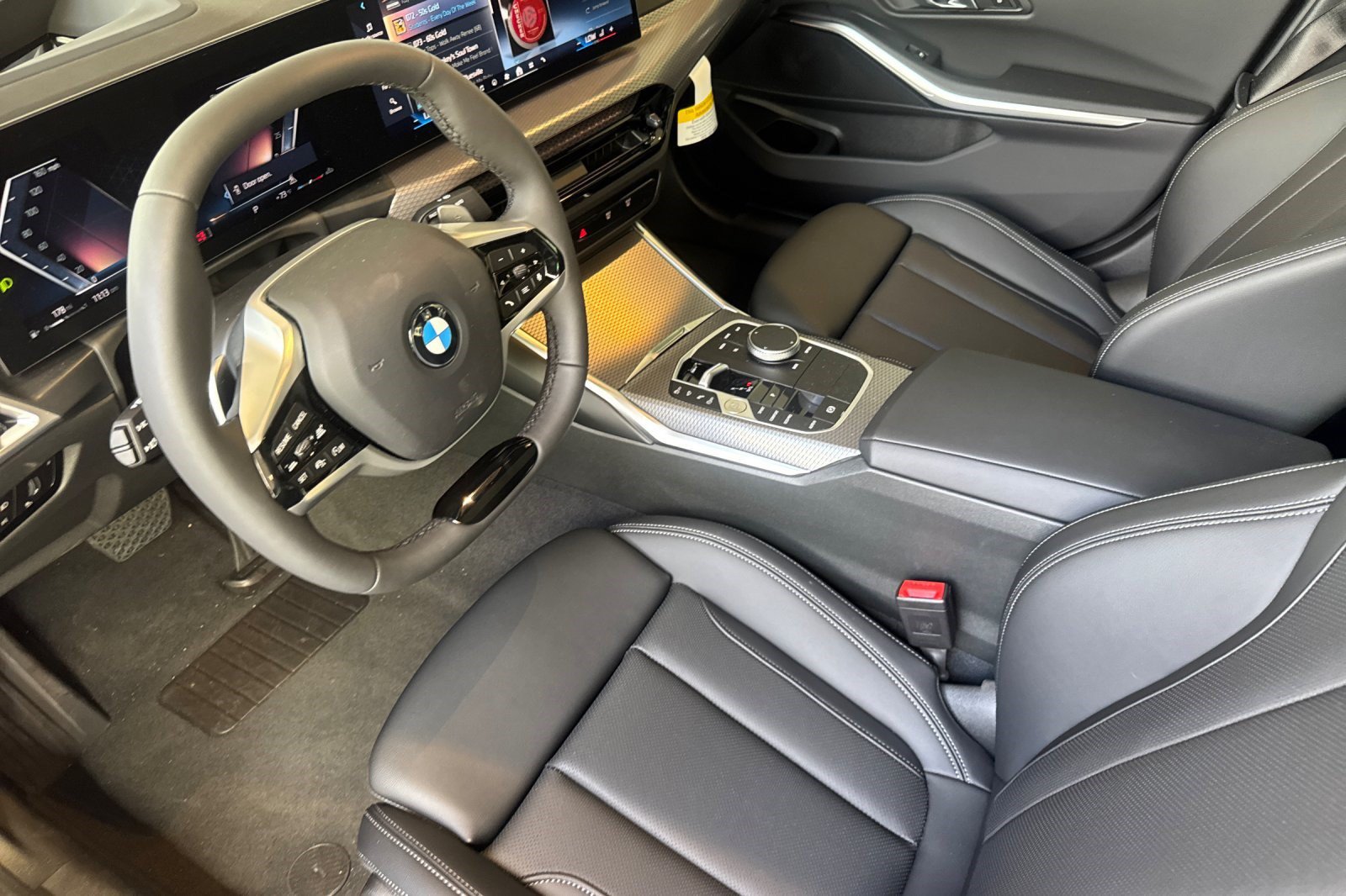 New 2026 BMW 330i xDrive Sedan w/ Premium Package AWD/4WD image 4
