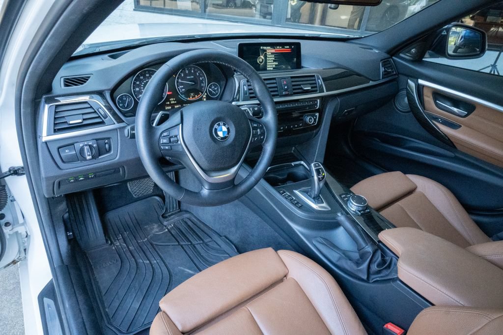 Used 2016 BMW 328i xDrive Sedan AWD/4WD image 9