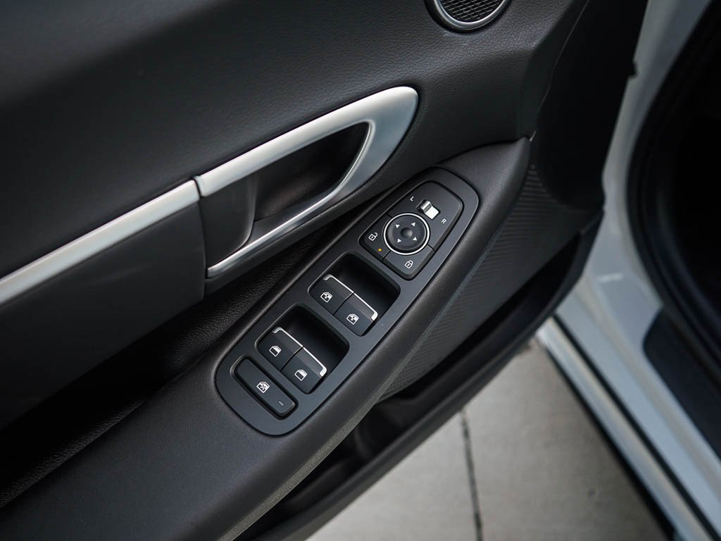 New 2026 Hyundai Sonata SEL FWD image 17