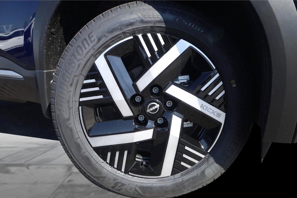 New 2026 Nissan Kicks SV image 3