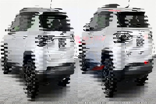 New 2026 Jeep Compass Latitude image 4