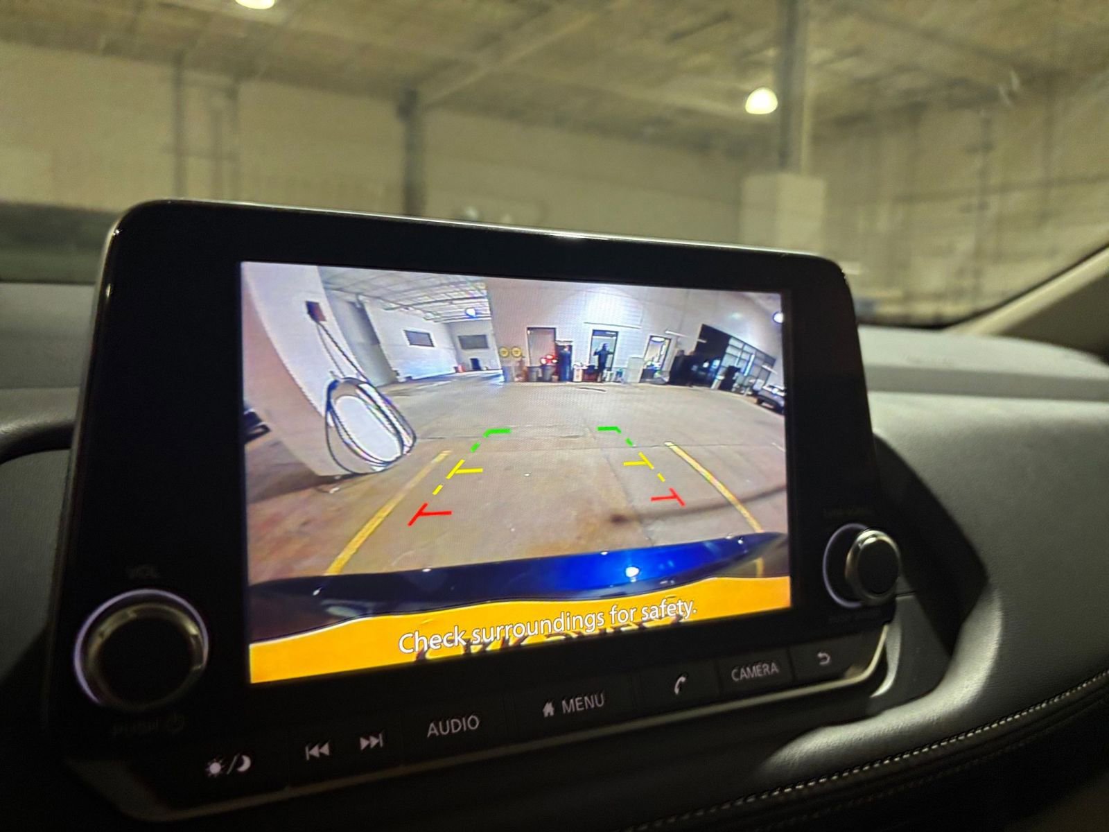Used 2025 Nissan Rogue SV FWD image 25