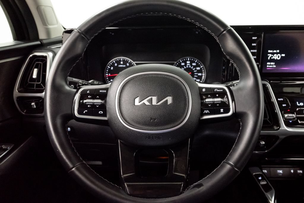 Used 2022 Kia Sorento SX AWD/4WD image 14