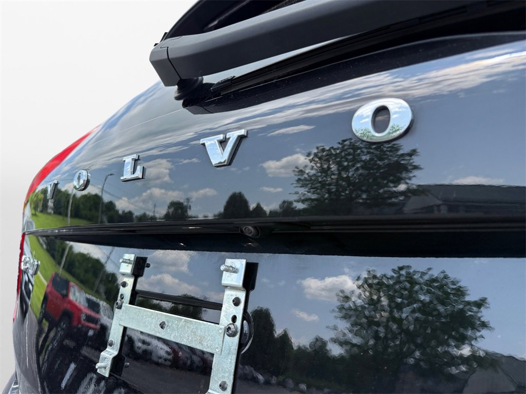 Used 2022 Volvo XC90 T6 Momentum w/ Climate Package image 17
