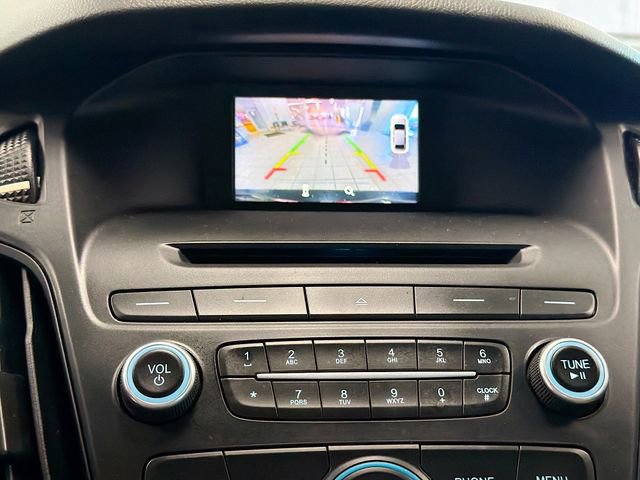 Used 2015 Ford Focus SE w/ SE Cold Weather Package image 10