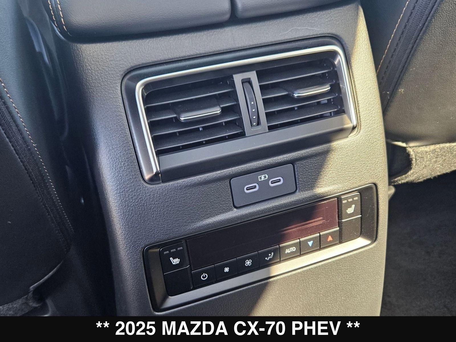 New 2025 MAZDA CX-70 Plug-In Hybrid w/ Premium Plus image 23