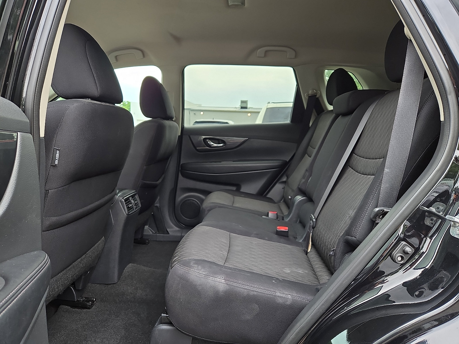 Used 2017 Nissan Rogue SV w/ Midnight Edition AWD/4WD image 9