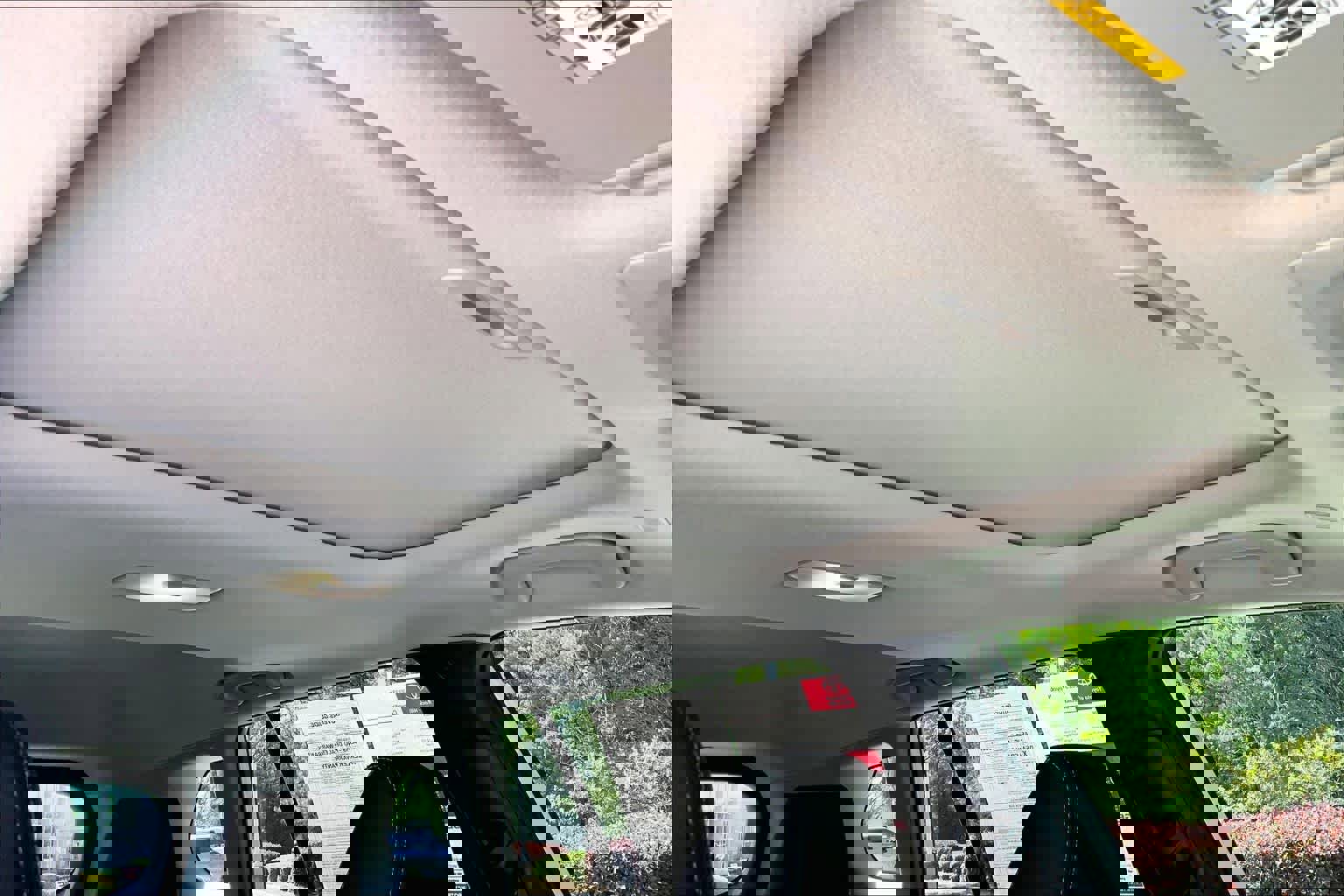 Used 2023 Toyota Corolla Cross XLE w/ Convenience Package image 14