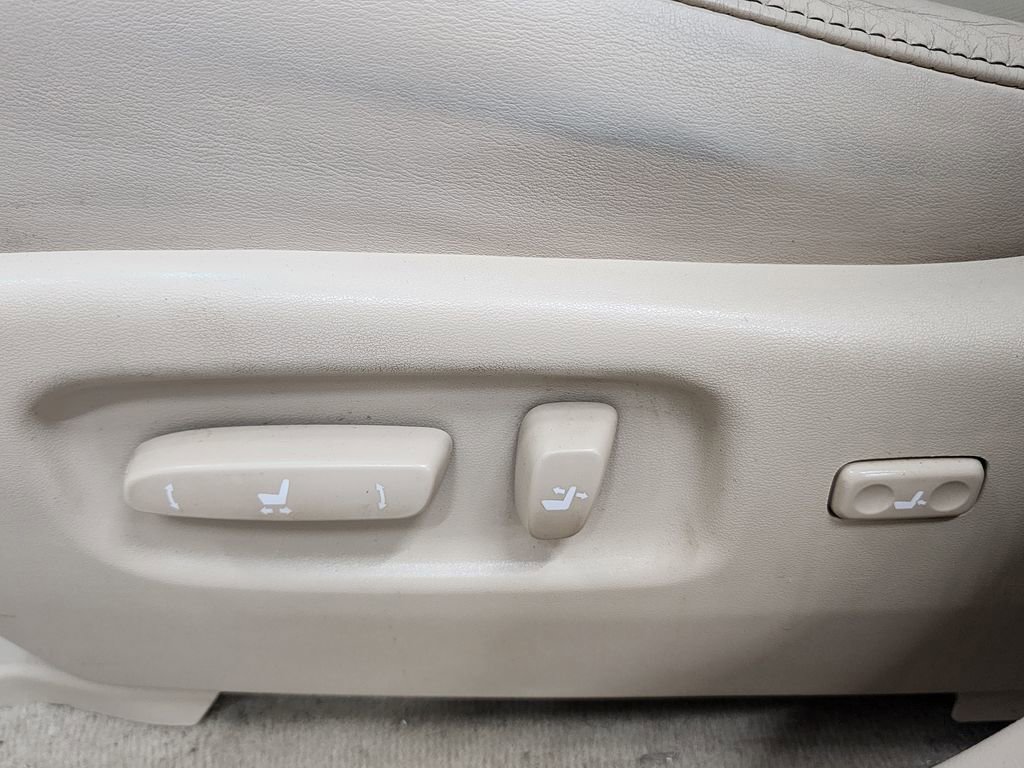 Used 2013 Lexus RX 350 AWD w/ Navigation Pkg image 14