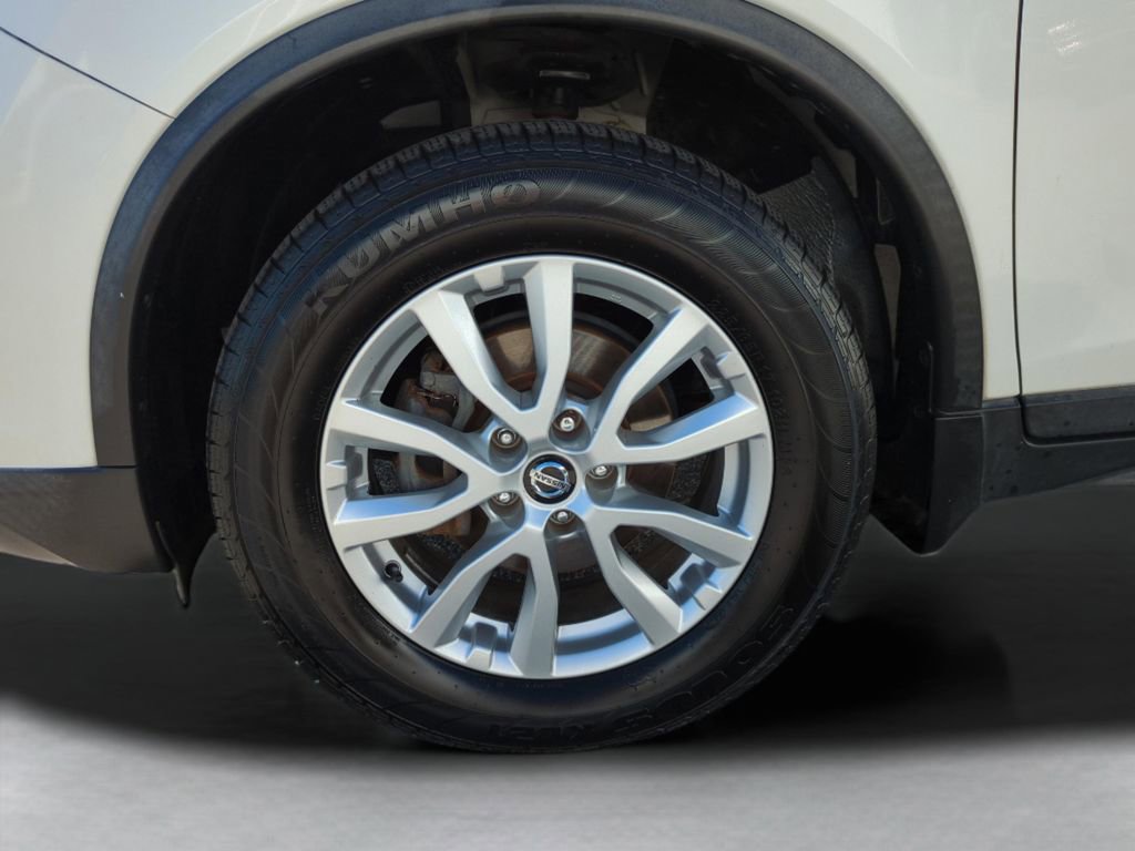 Used 2018 Nissan Rogue SV AWD/4WD image 26
