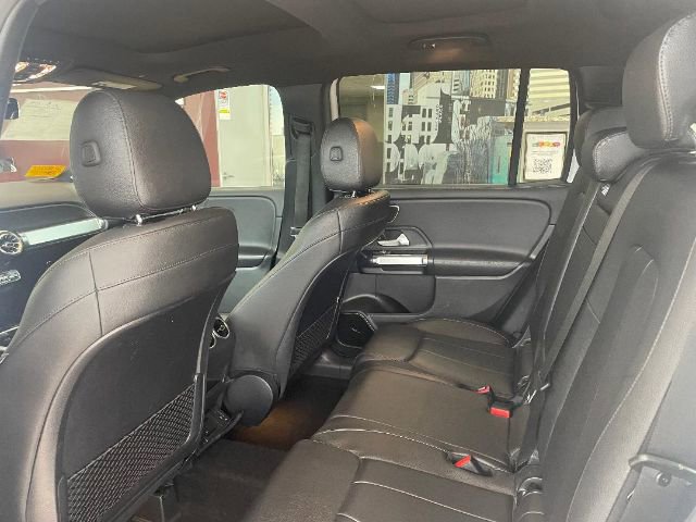 Used 2021 Mercedes-Benz GLB 250 w/ Premium Package image 24