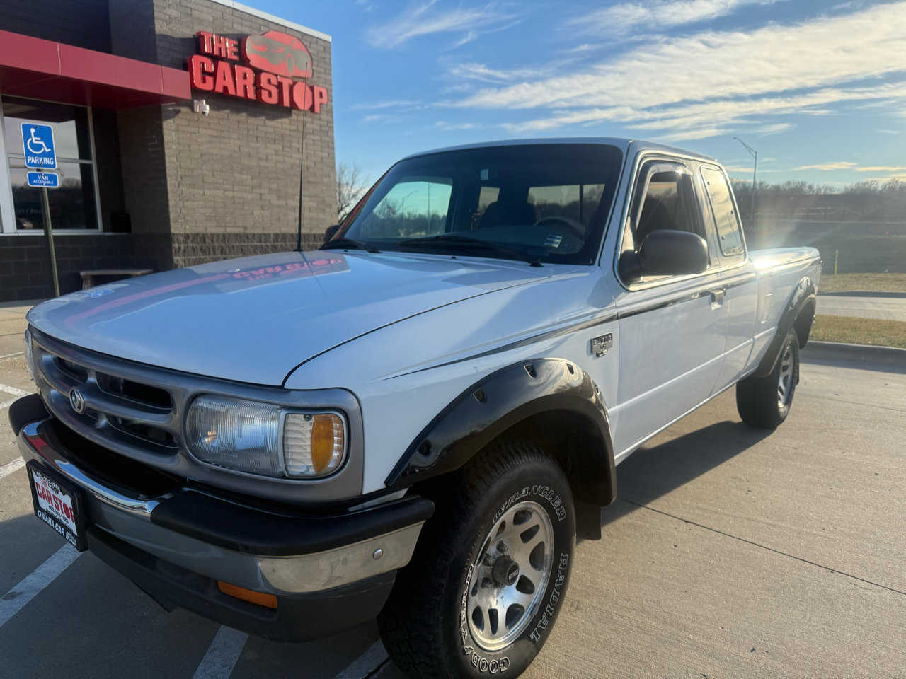 Used 1996 MAZDA B-Series Pickup 4x4 Cab Plus B4000 image 2
