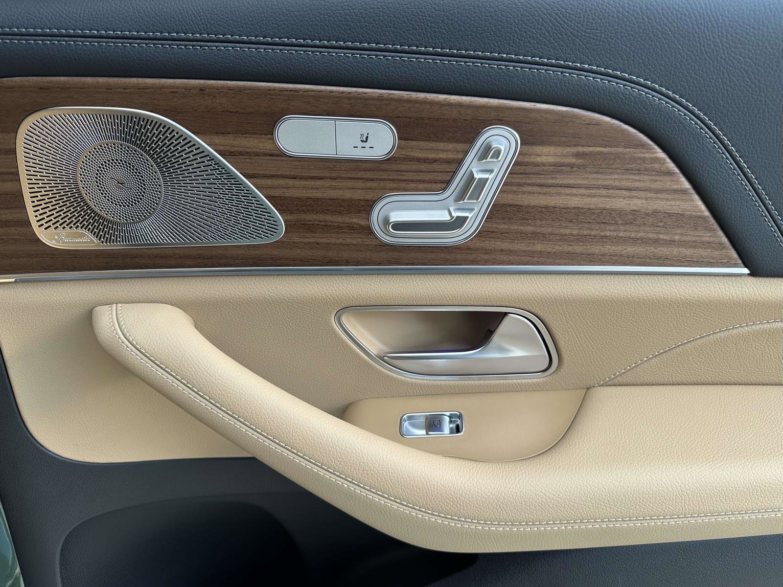 New 2026 Mercedes-Benz GLS 450 4MATIC image 9