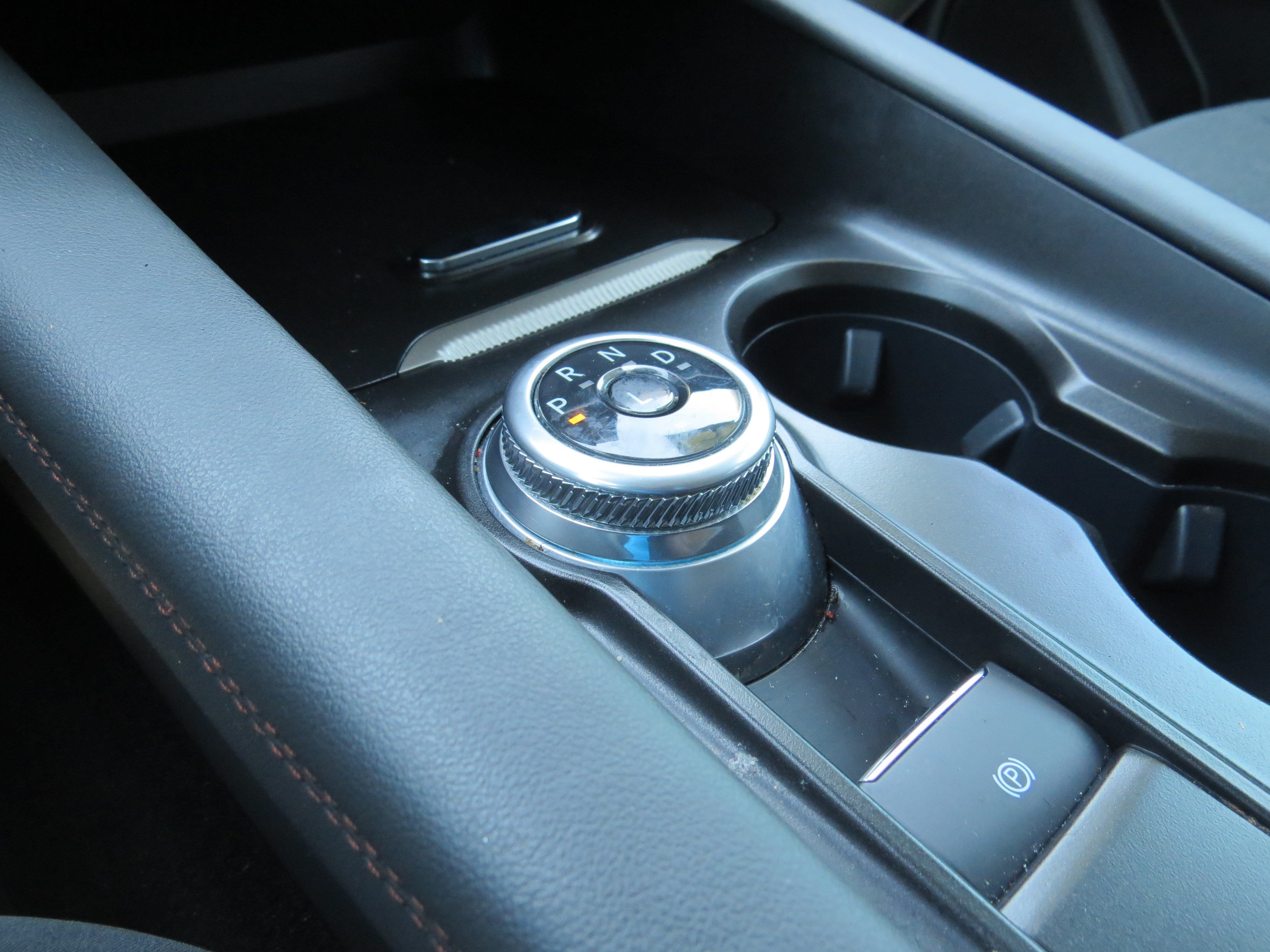 Used 2025 Ford Explorer Active RWD image 24