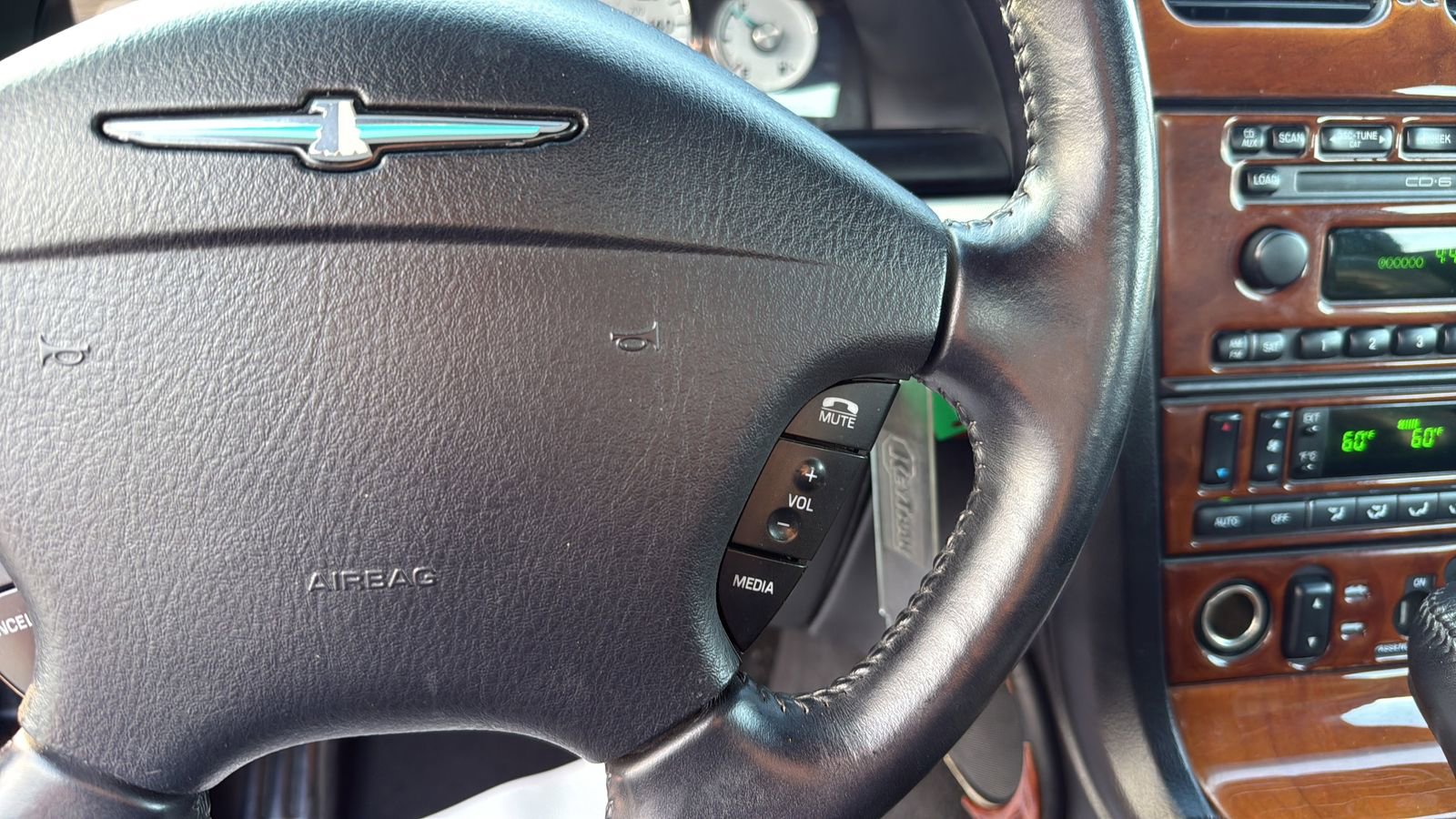 Used 2005 Ford Thunderbird image 15