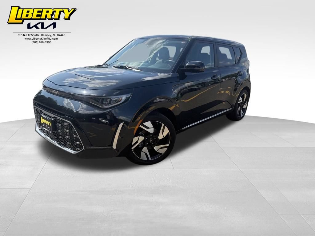 Used 2025 Kia Soul GT-Line w/ GT-Line Technology Package FWD image 3