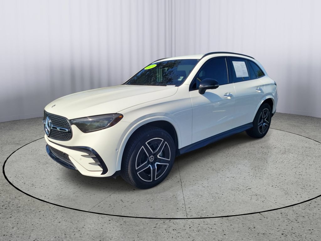 Used 2025 Mercedes-Benz GLC 300 4MATIC image 5