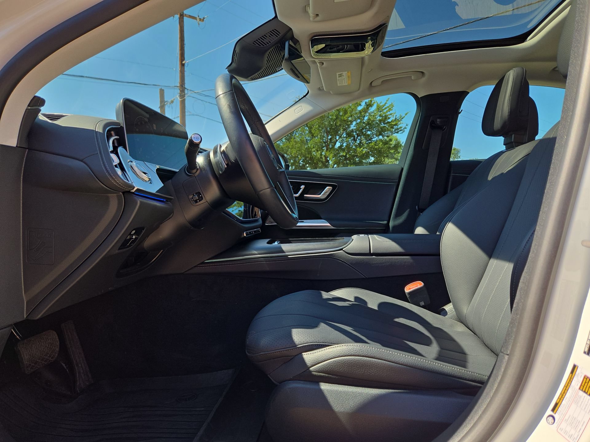 Used 2025 Mercedes-Benz E 350 4MATIC Sedan image 16