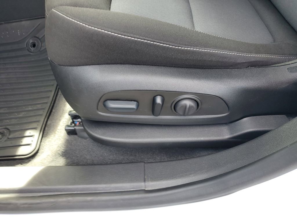Used 2024 Chevrolet Blazer LT FWD image 18