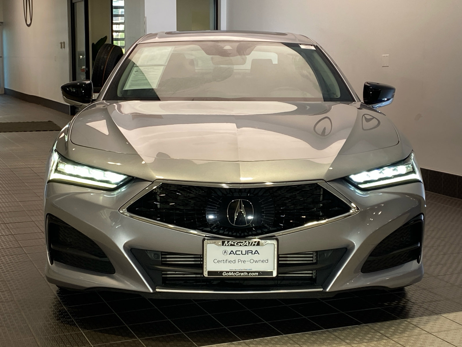 Used 2022 Acura TLX w/ Technology Package image 2
