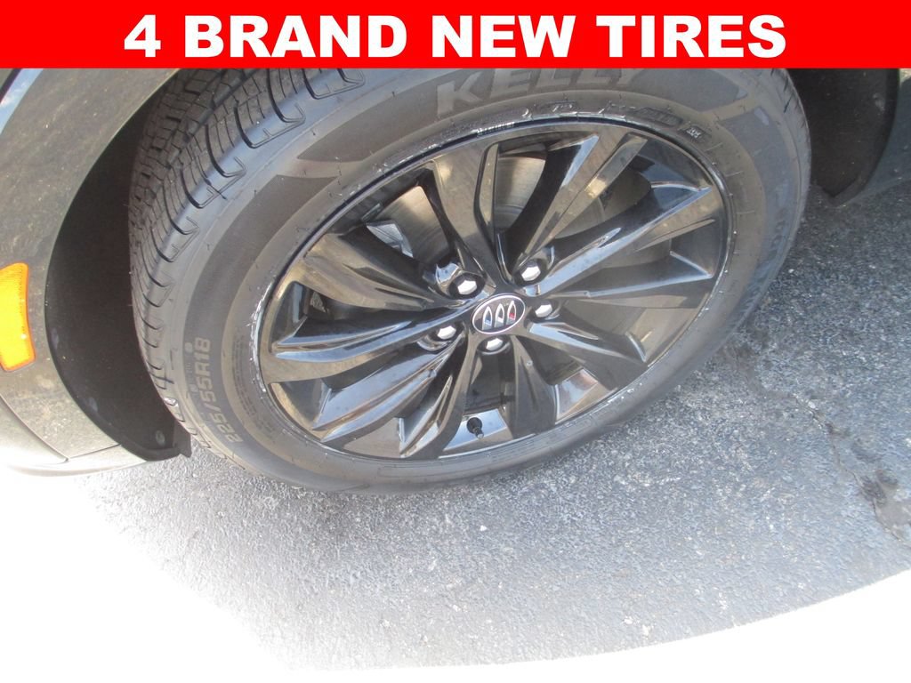 Certified 2024 Buick Envista Sport Touring w/ Convenience I Package FWD image 3