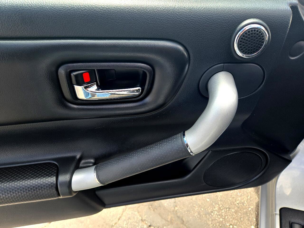 Used 2003 Toyota MR2 image 13