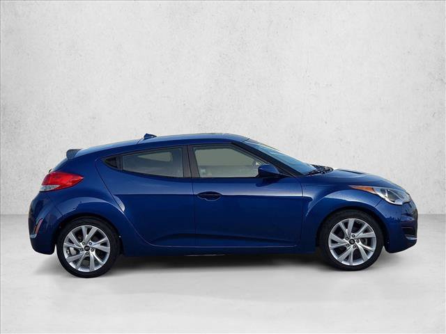 Used 2016 Hyundai Veloster FWD image 4