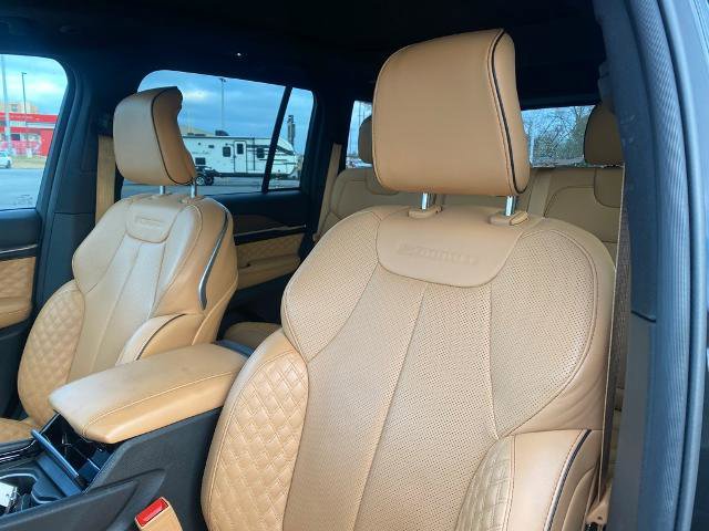 Used 2024 Jeep Grand Cherokee Summit image 11