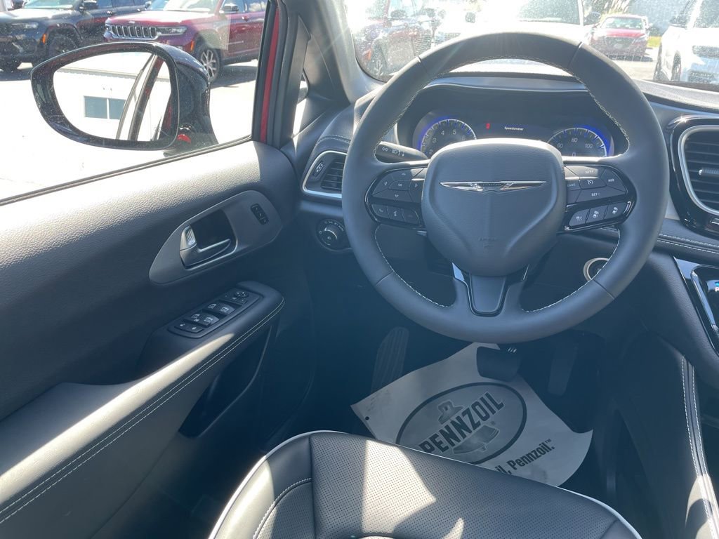 New 2026 Chrysler Pacifica Limited image 20