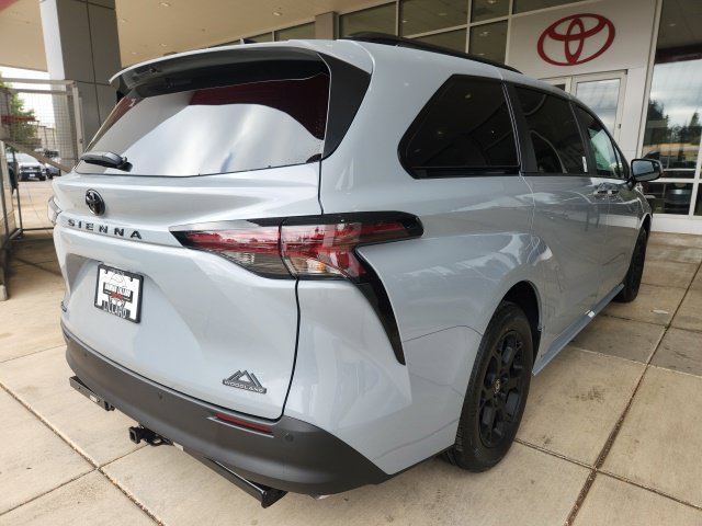New 2026 Toyota Sienna XLE Woodland Edition AWD/4WD image 11