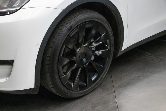 Used 2021 Tesla Model Y Long Range image 7