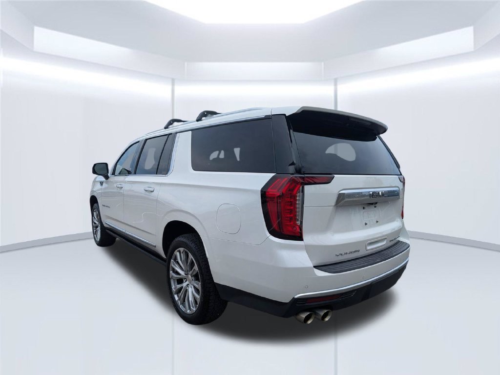 Used 2021 GMC Yukon XL Denali w/ Denali Ultimate Package AWD/4WD image 8