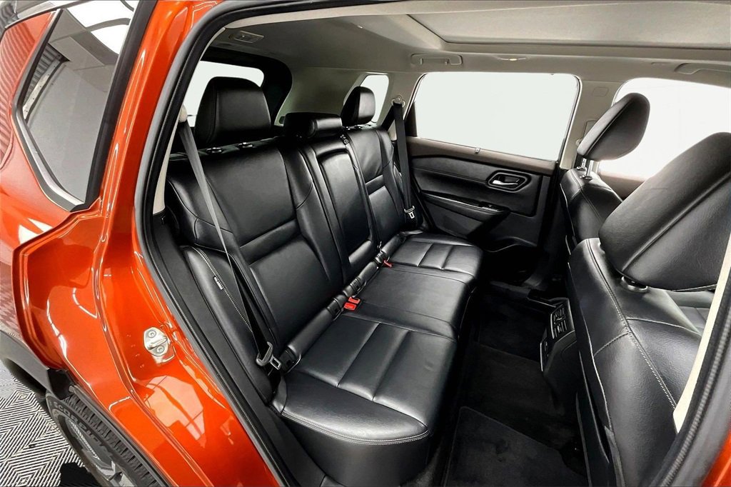 Used 2022 Nissan Rogue SL w/ SL Premium Package image 27