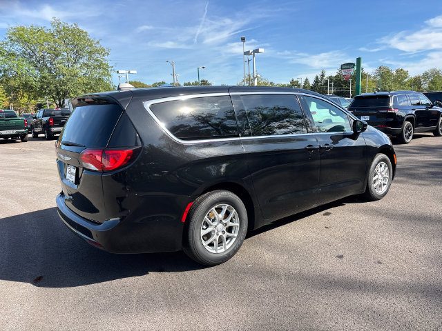 New 2027 Chrysler Pacifica LX FWD image 22