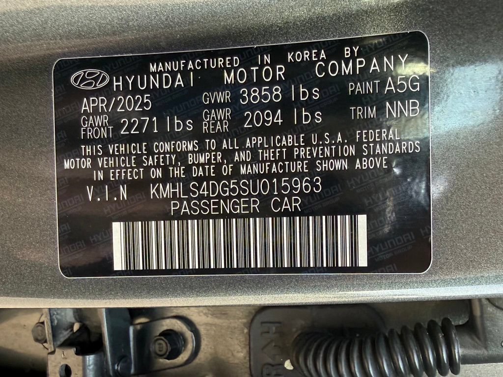 Used 2025 Hyundai Elantra SEL FWD image 31