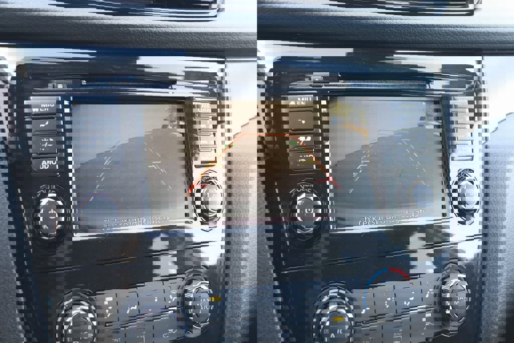 Used 2021 Nissan Rogue Sport S image 23