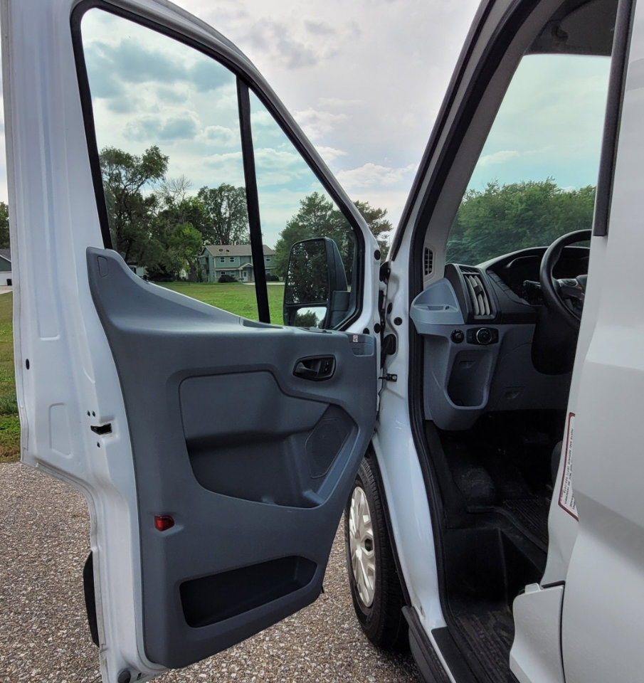 Used 2019 Ford Transit 150 XLT image 11