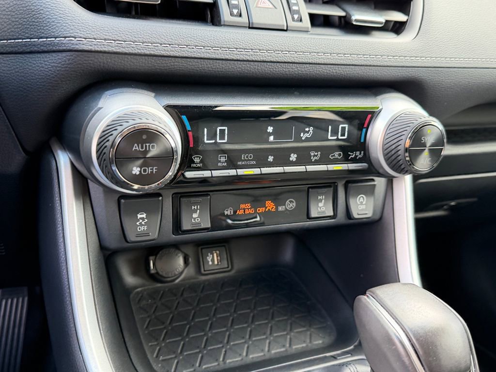 Used 2023 Toyota RAV4 XLE Premium AWD/4WD image 22