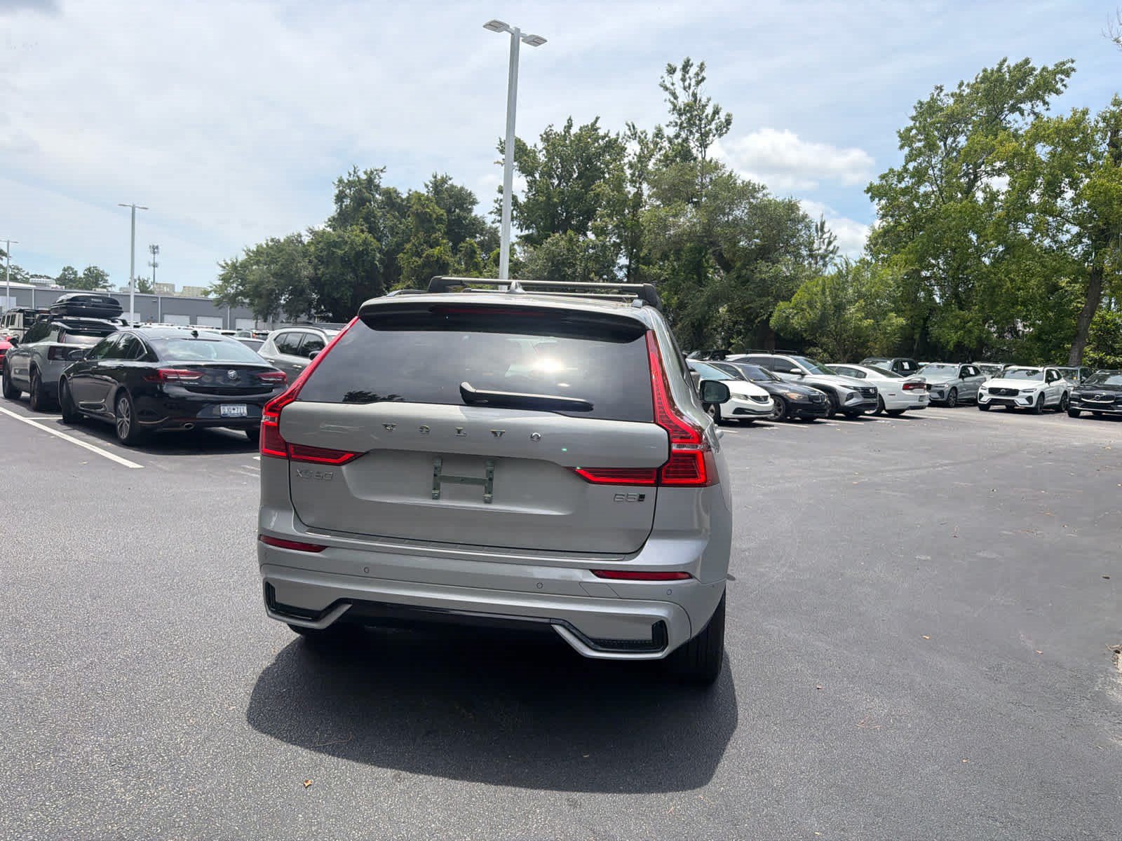 Used 2024 Volvo XC60 B5 Plus w/ Protection Package Premier AWD/4WD image 15