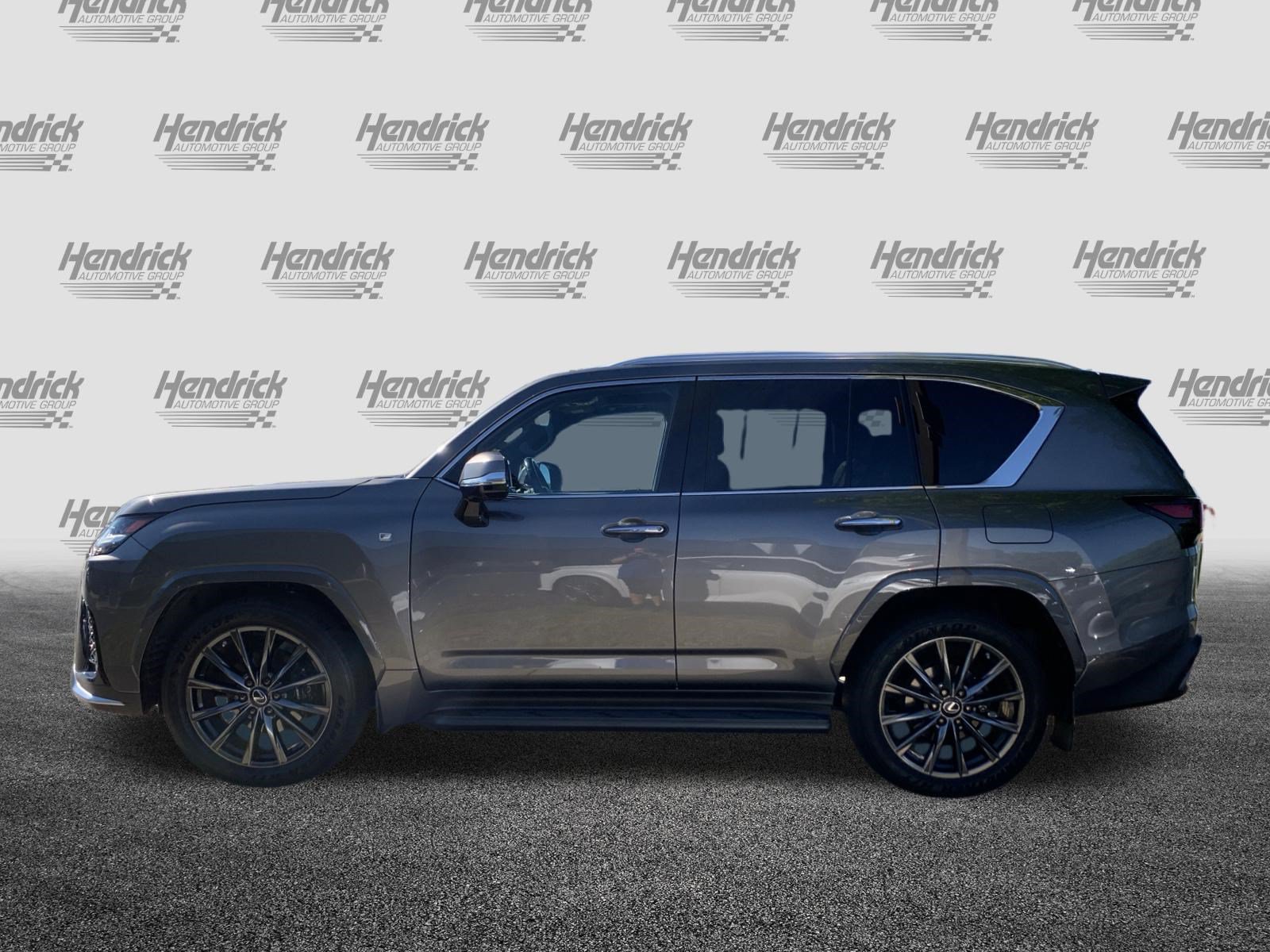 Used 2022 Lexus LX 600 F Sport w/ Accessory Package (Z1) AWD/4WD image 5