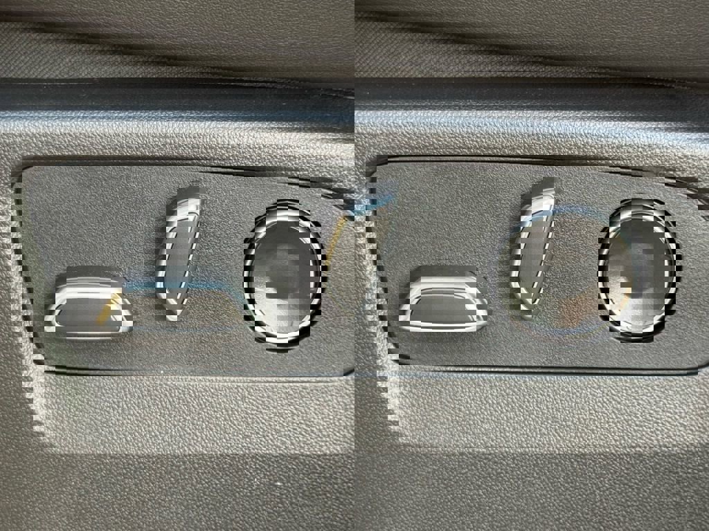 New 2026 Cadillac Escalade ESV Sport w/ LPO, ONYX Package image 20