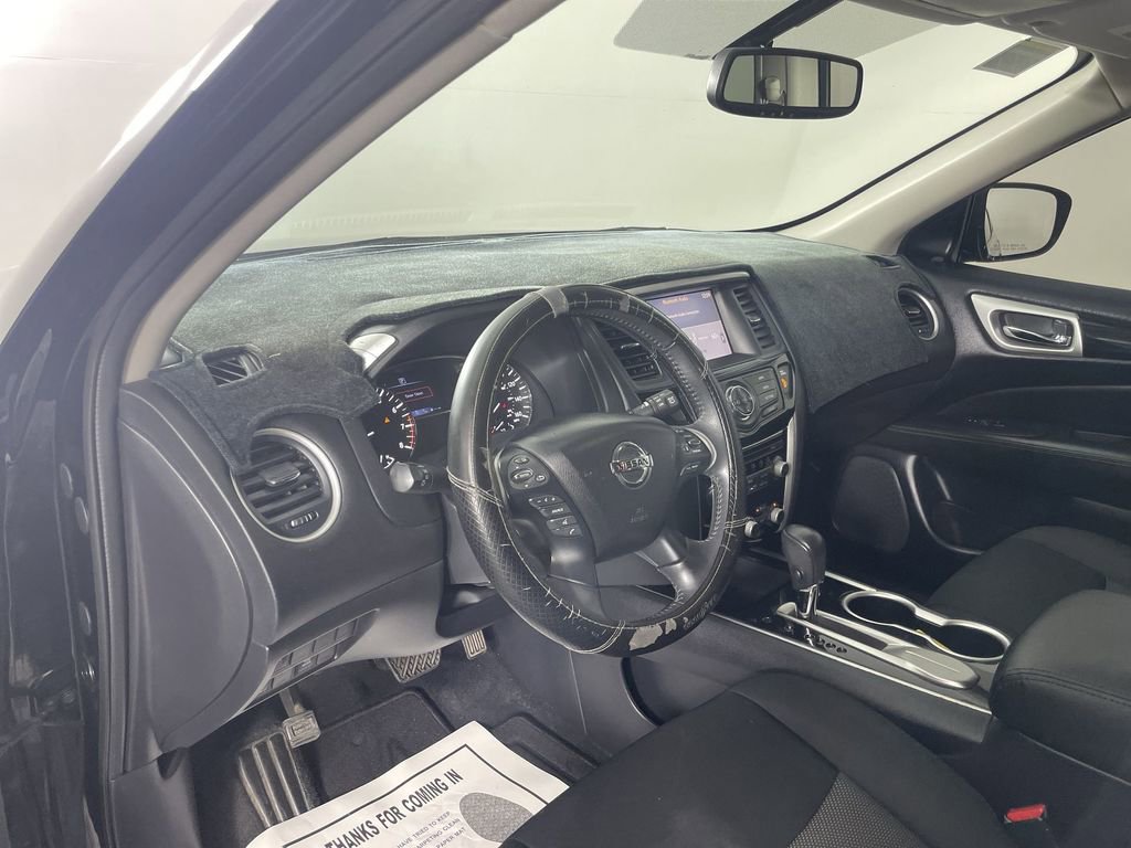 Used 2020 Nissan Pathfinder SV image 10