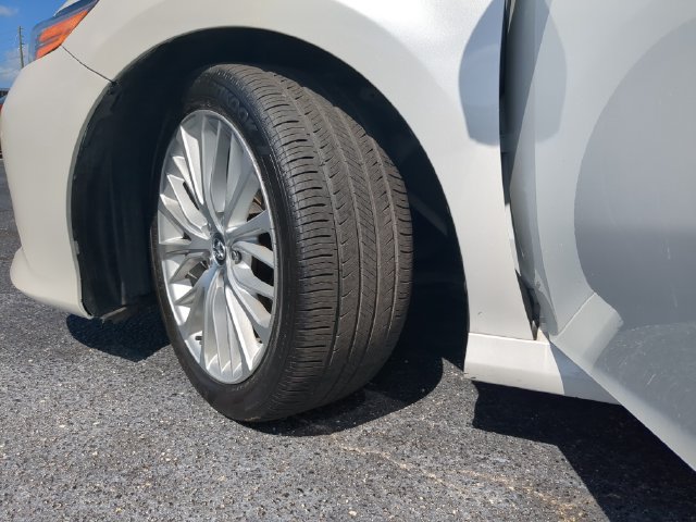 Used 2019 Toyota Camry XLE w/ Navigation Package FWD image 37